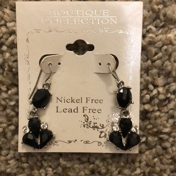 Jewelry - Sliver And Black Stone Earrings